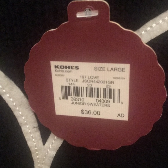 Nwt black seater size large with a white heart - Picture 3 of 5